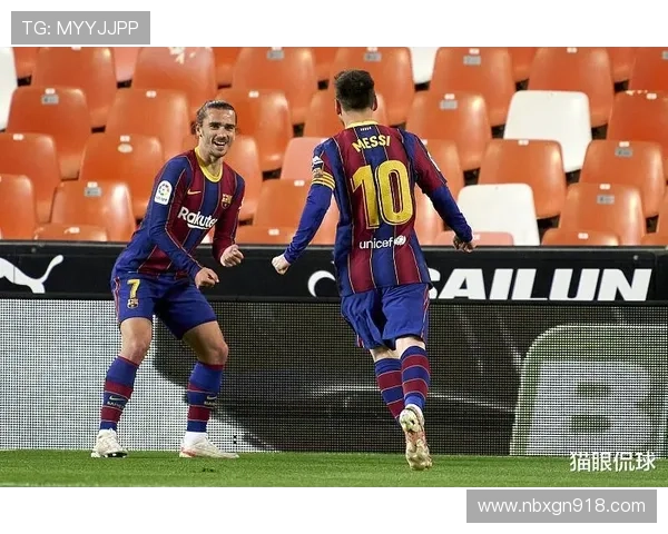 特瓦斯现身巴萨共进午餐引关注